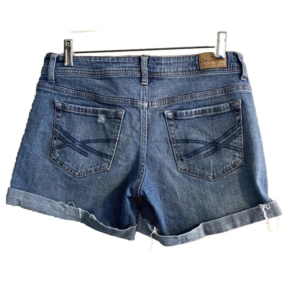 Aeropostale Distressed Midi Jean Shorts Size 2 Good Condition Cute Summer Shorts - Picture 10 of 10